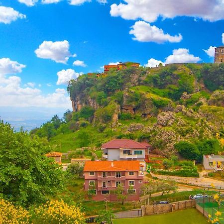 Kalaja Inn Krujë Exteriér fotografie